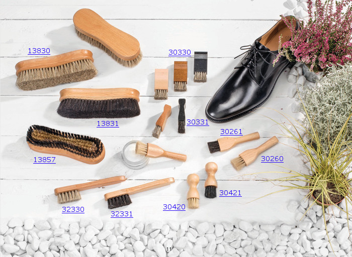 Shoe brush, shoe care, shoe polish, polishing brush, dauber, shine brush